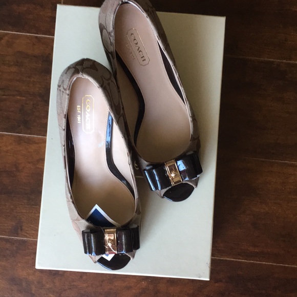 NEW Coach Wedges 6.5 - Picture 2 of 4